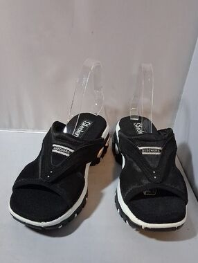 Skechers Max Cushioning sandals, size 8